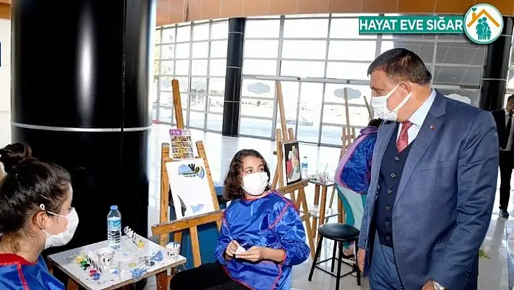 'Büyük yürekli ressamlar buluşuyor' programı gerçekleştirildi