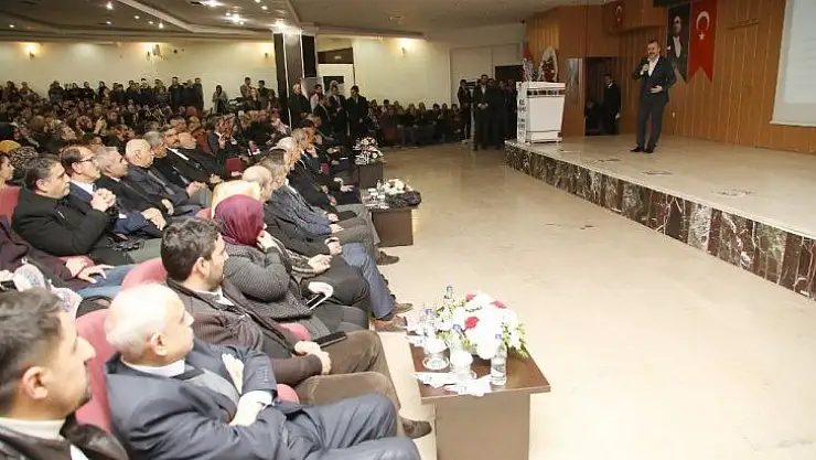 'Duyarlı Aile, Bilinçli Genç' konulu konferans verildi