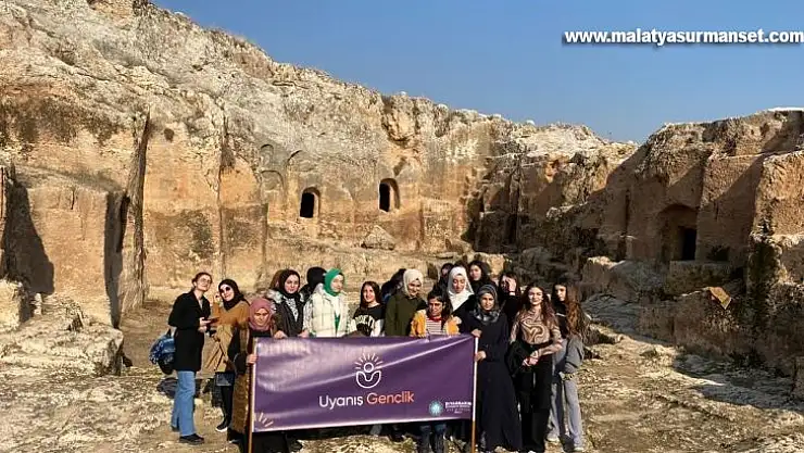 'Gez-Gör Diyarbakır' etkinlikleriyle kız yurdu öğrencileri Hilar Mağaralarını gezdi