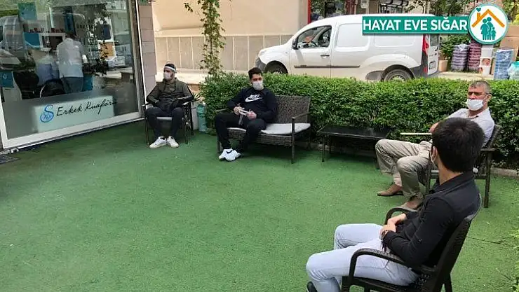 'Kontrollü Hayat'ın ilk gününde kuaför ve berber esnafı kepenk açtı