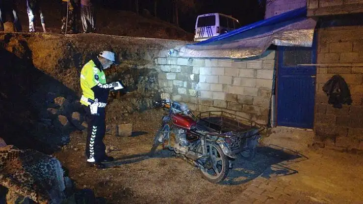 4 metreden evin bahçesine uçan motosikletli yaralandı