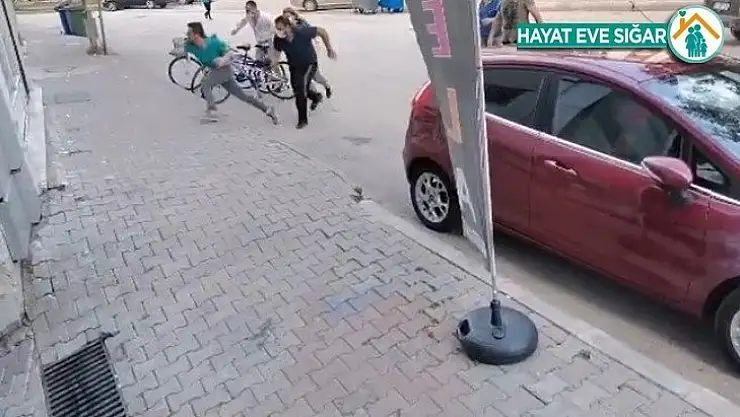 'Namusuma yan baktın' diyerek tekme tokat dövdüler