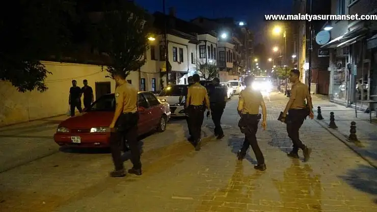 'Yan baktın' kavgası kanlı bitti: 3 yaralı