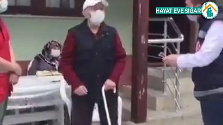 83 yaşındaki görme engelli vatandaştan örnek davranış