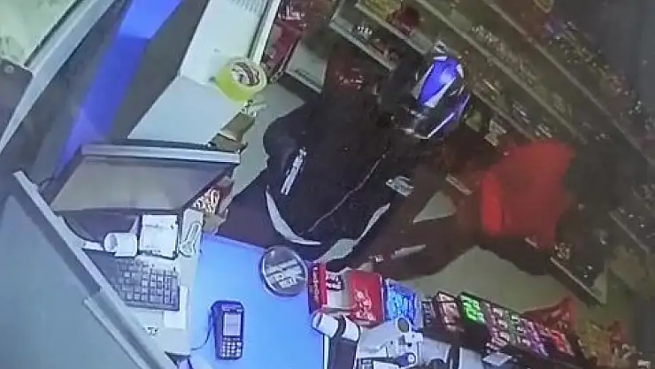 10 Dakika Arayla 2 Silahlı Soygun Yaptı