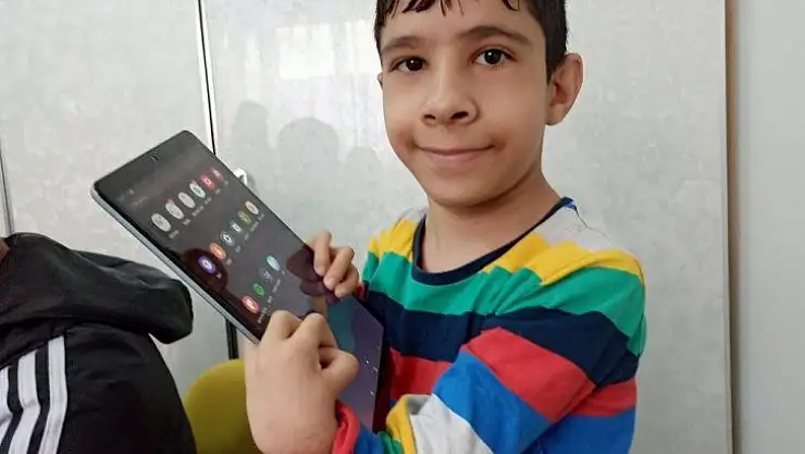 10 yaşındaki Rızgar  ameliyattan sonra hayaline kavuştu