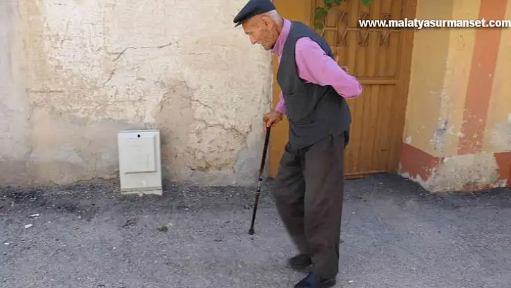 100 yaşındaki Ali Hakverdi eski bayramları özlüyor