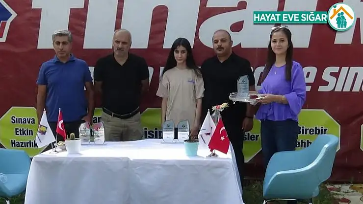 14 yaşındaki Tuba Polat, LGS'de 97 Türkiye birincisinden biri oldu