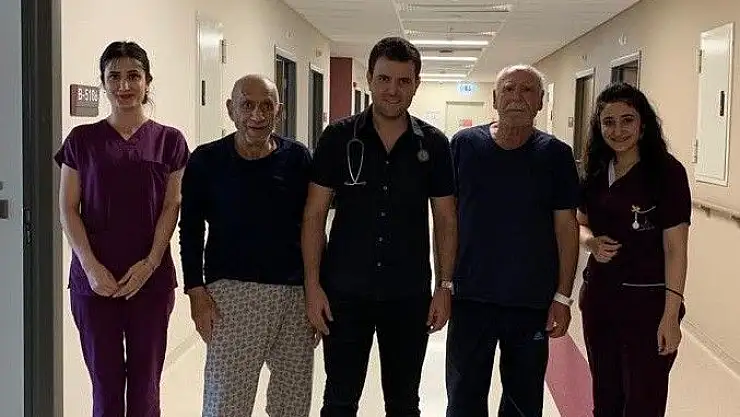 Elazığ'da 2 hastanın kalp kapağı ameliyatsız değiştirildi
