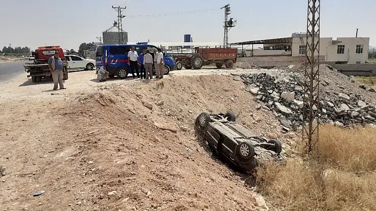 Otomobil şarampole yuvarlandı: 5'i çocuk 8 yaralı