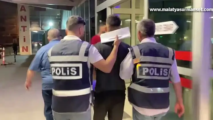 3 kişinin yaralandığı bıçaklı kavgayla ilgili 2 şüpheli yakalandı