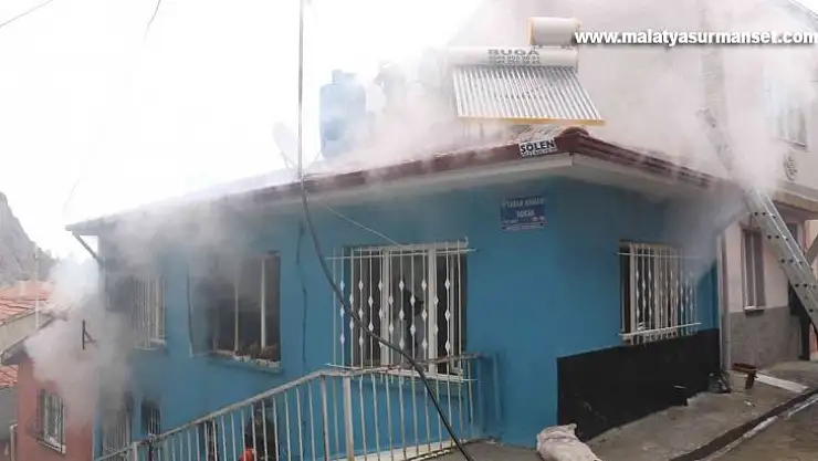 4 kişilik aile yangından canlarını komşularının yardımıyla kurtardı