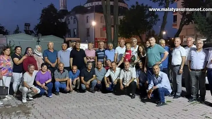 47 yıl sonra öğrencileriyle buluştu
