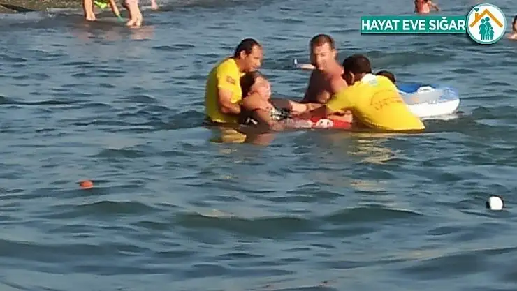 51 yaşındaki kadın denizde astım krizi  geçirdi