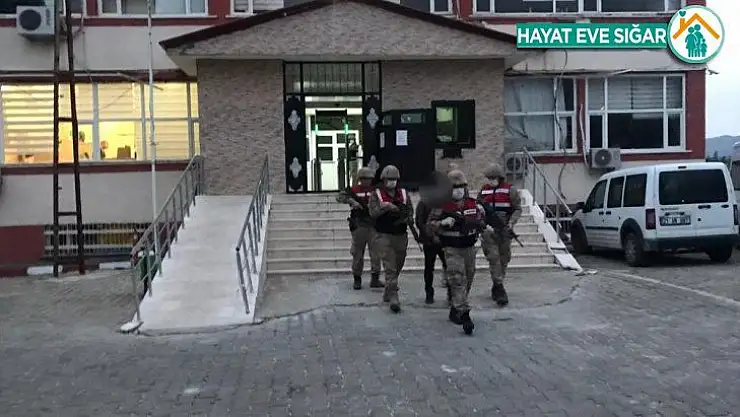 6 yıldır aranan terörist, kahvede kardeşine ait kimlikle kumar oynarken yakalandı