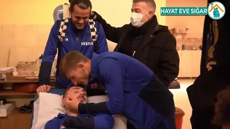 Abdülkadir Ömür tedavisi için İstanbul'a gitti