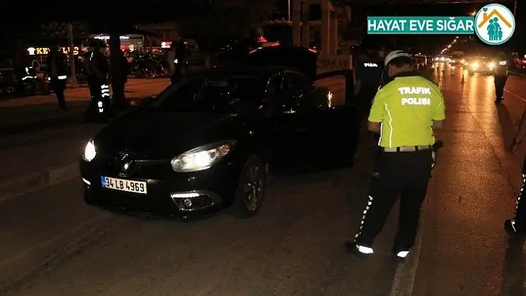Adana'da 2 bin 879 polisle 'Huzur ve Güven' uygulaması