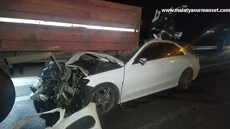 Adana-Gaziantep Otoyolu'nda feci kaza: 2 ölü, 1 yaralı
