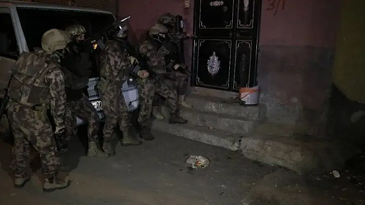 Adana'da sosyal medyada terör operasyonu: 11 gözaltı kararı
