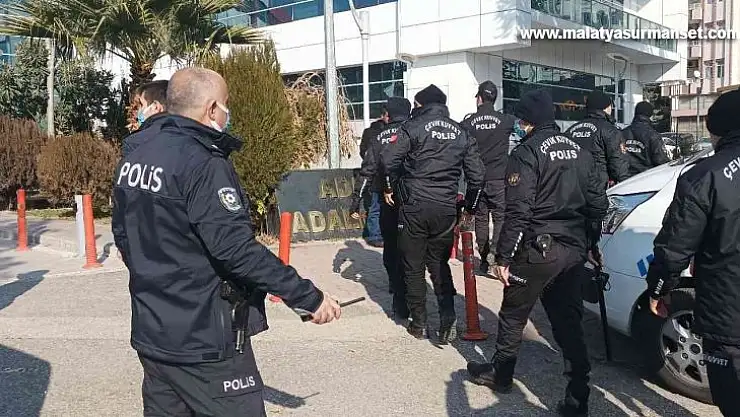 Adıyaman Adliyesinde bıçaklı ve sopalı kavga