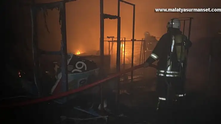 Adıyaman'da alışveriş merkezinde korkutan yangın
