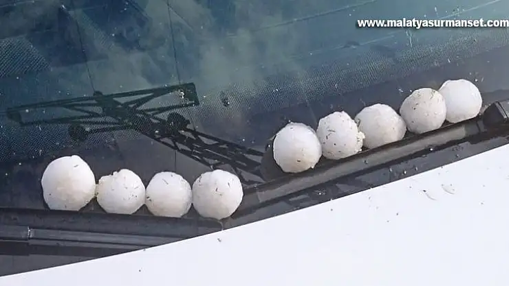 Adıyaman'da ceviz büyüklüğünde dolu yağdı