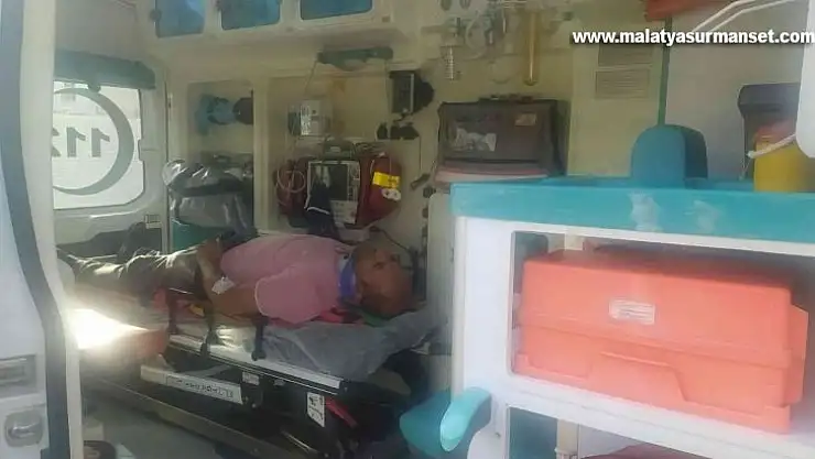 Adıyaman'da iki otomobil çarpıştı: 3 yaralı