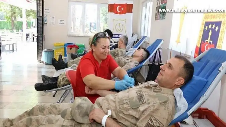 Adıyaman'da jandarmadan kan bağışı