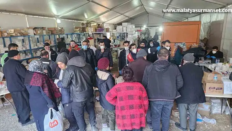 Adıyaman'da kurulan Türkiye'nin en büyük sahra eczanesi günde 7 bin kişiye hizmet veriyor
