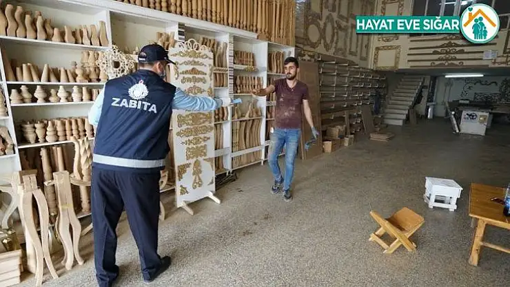 Adıyaman'da maske dağıtımı sürüyor