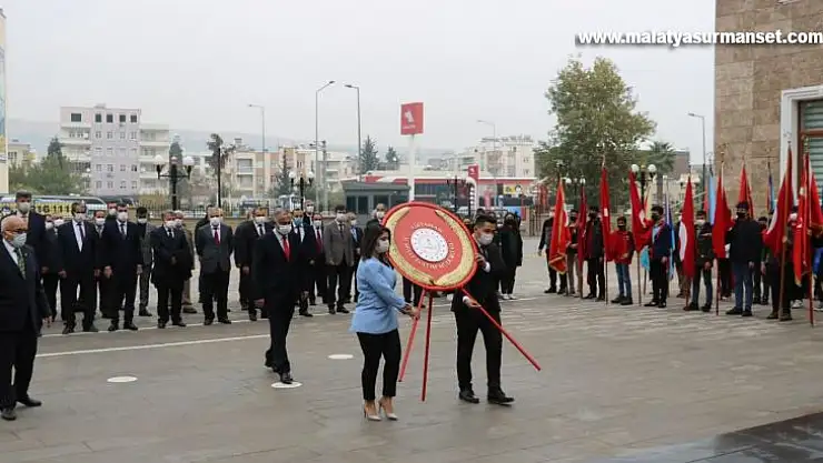 Adıyaman'da Öğretmenler Günü kutlandı