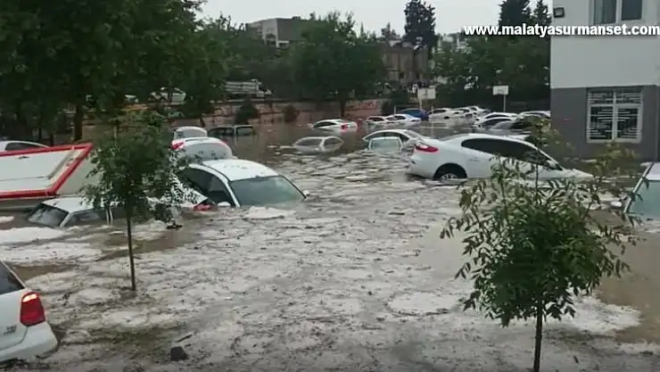 Adıyaman'da sel: Onlarca araç sular altında kaldı