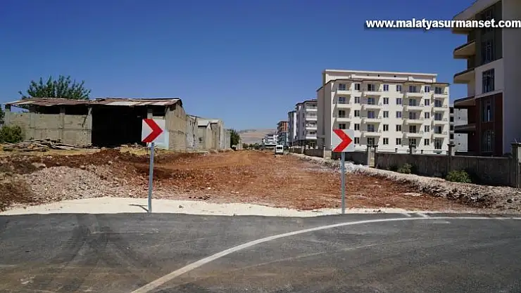 Adıyaman'da yol açma çalışmalarına devam ediyor