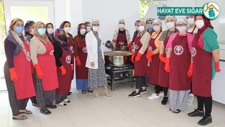 Adıyamanlı kadınlar, 'Dut yaprağı' ile kanserojensiz pekmez yapıyor