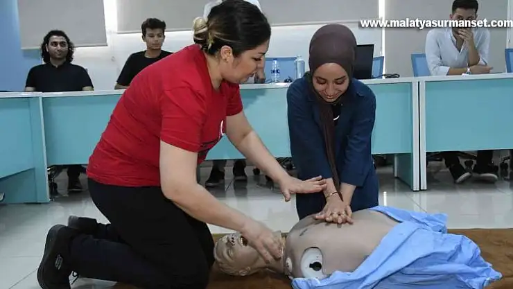 ADYÜ'den Ulusal Staj Seferberliği Projesine destek