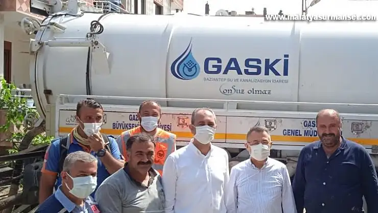 Afet bölgesindeki büyükşehir ekiplerini Cumhurbaşkanı Yardımcısı Oktay ve Bakan Gül ziyaret etti