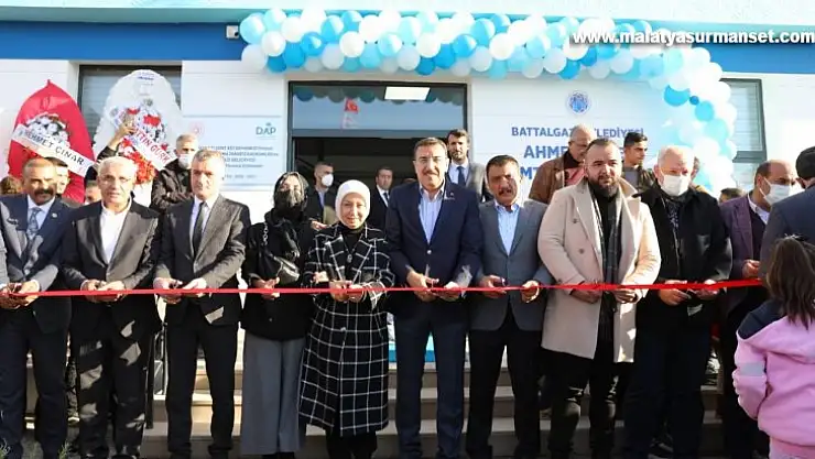 Ahmet Kekeç semt kütüphanesi yoğun katılımla açıldı