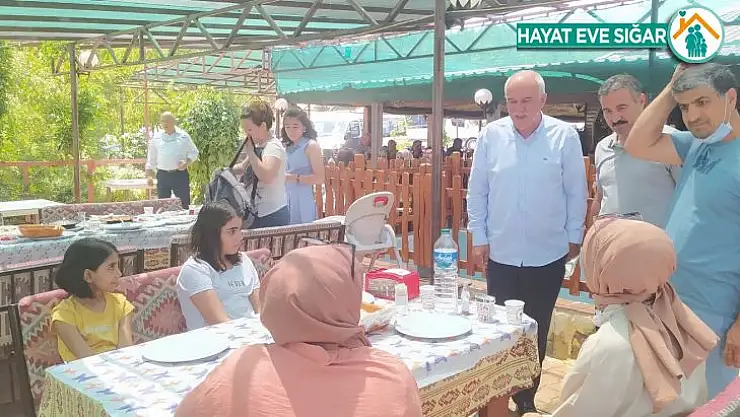 Aile ve Sosyal Hizmetler İl Müdürü Suat Kenç, 'Koruyucu aile hizmeti çocuklarımızın geleceği için çok önemlidir'
