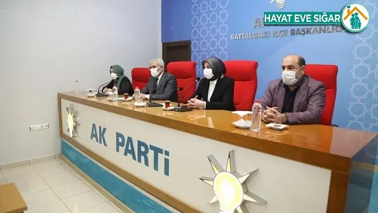 AK  Parti Battalgazi Kadın Kolları'nın yeni yönetimi belli oldu