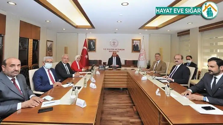 AK Parti heyetinden Kültür ve Turizm Bakanı Ersoy'a ziyaret