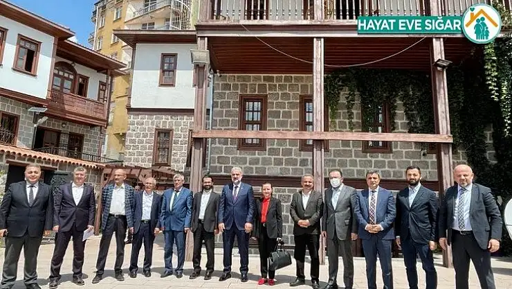 AK Parti İstanbul İl Başkanı Kabaktepe, AYD tarafından düzenlenen 'Anadolu Sohbetleri'ne katıldı