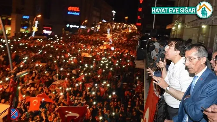 AK Parti Milletvekili Aydemir: ''Darbeleri ve destekçilerini lanetliyoruz'