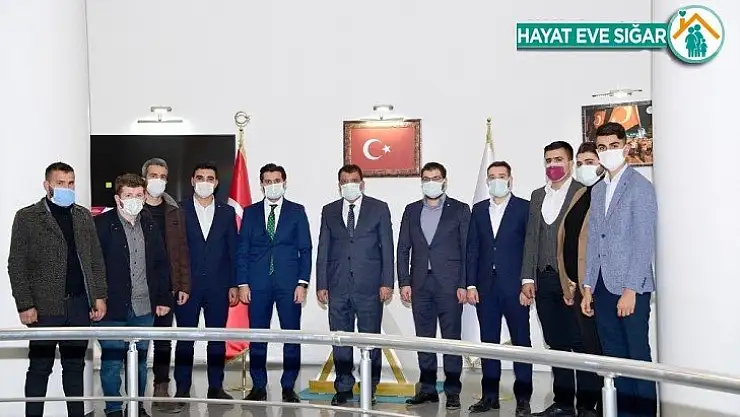 AK Partili gençlerden Başkan Gürkan'a ziyaret
