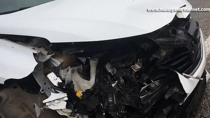 AK Partili vekilin ekibi kaza yaptı 3 yaralı
