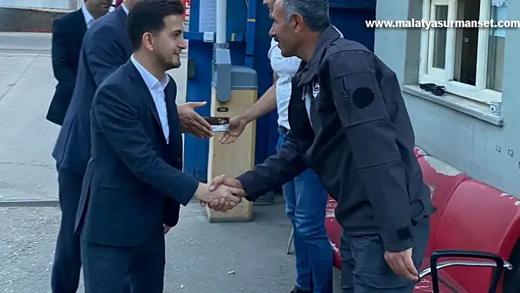 Aküzüm, sağlık emekçilerinin yanında olmaya devam ediyor