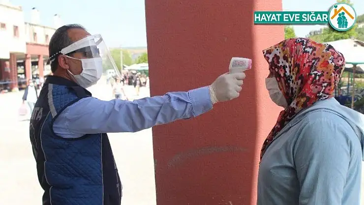Akyurt'ta yüz binin üzerinde maske dağıtıldı