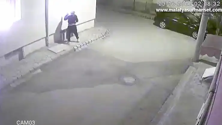 Alacak verecek meselesi nedeniyle 2 akrabasının evlerini ateşe verdi