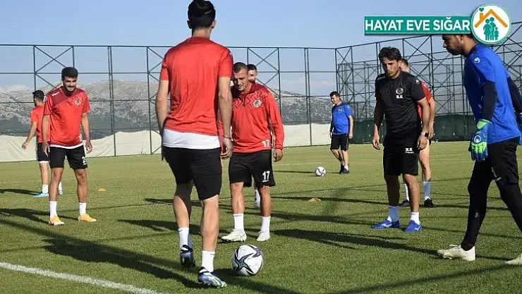 Alanyaspor 1300 rakımda dayanıklılık ve taktik çalıştı