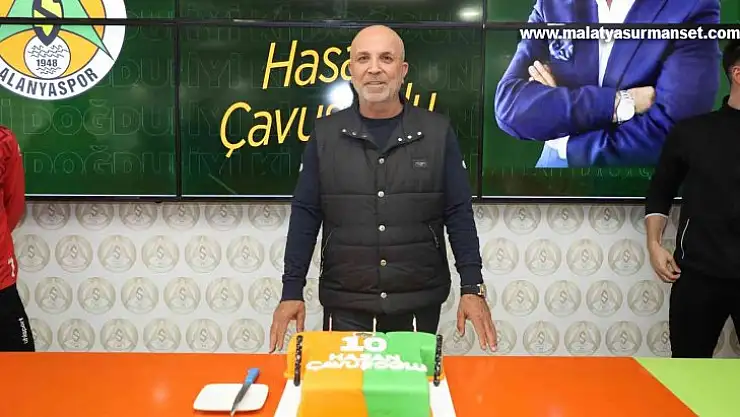 Alanyaspor, Başkan Çavuşoğlu'nun doğum gününü kutladı