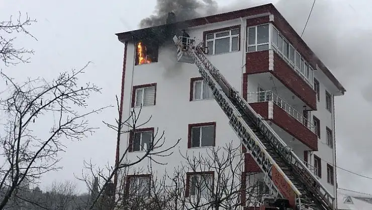 Alaplı'da şiddetli hortum yangın çıkarttı